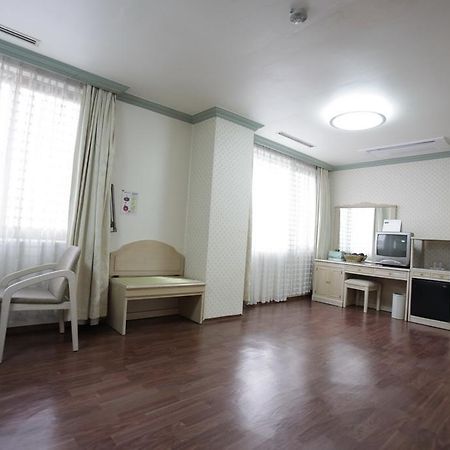 Geoje Tourist Hotel Dış mekan fotoğraf