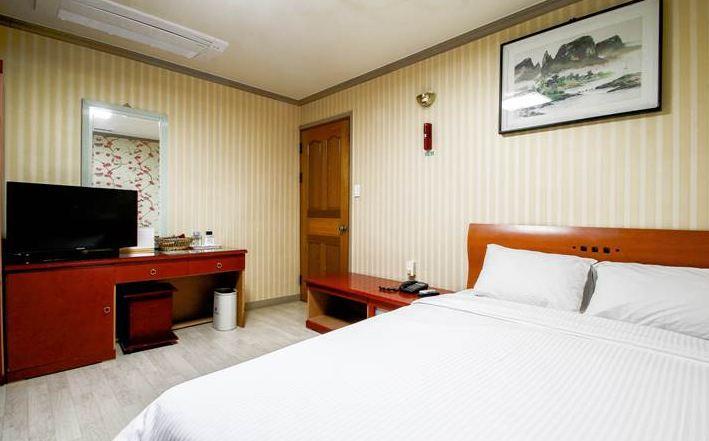 Geoje Tourist Hotel Dış mekan fotoğraf